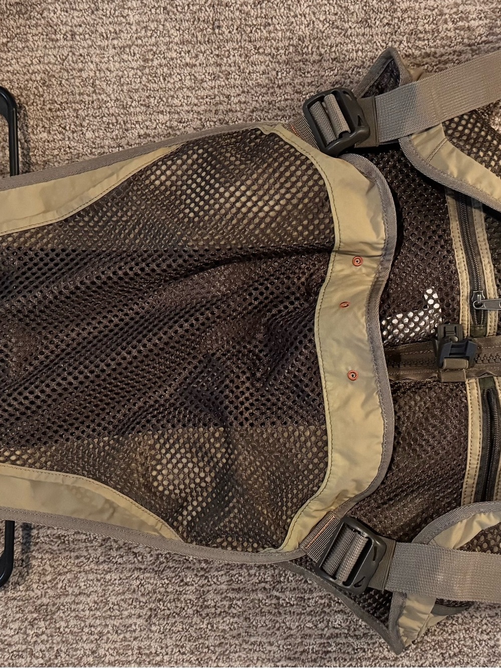 Men's Breathable Mesh Utility Vest in Olive and Black